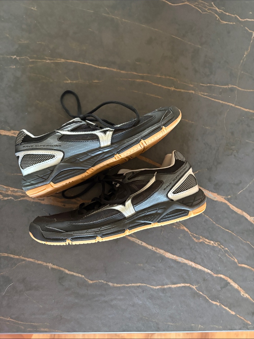 Black volleyball shoes size 8